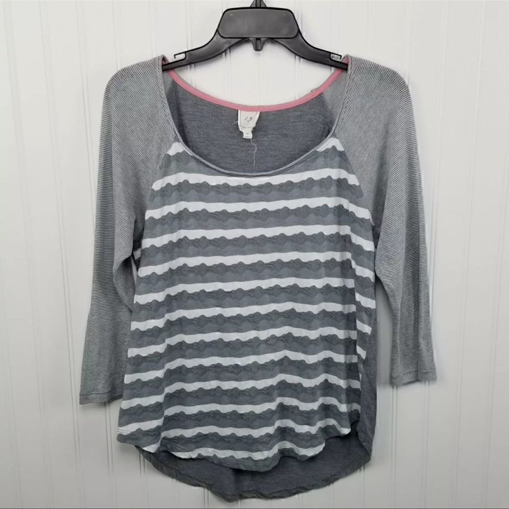One September Anthropologie Womens Size Small Gray & White Striped Hi Low Top